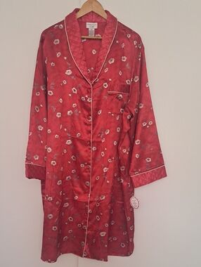 Amanda Stewart  Sleepwear Red Floral Satin Long Robe